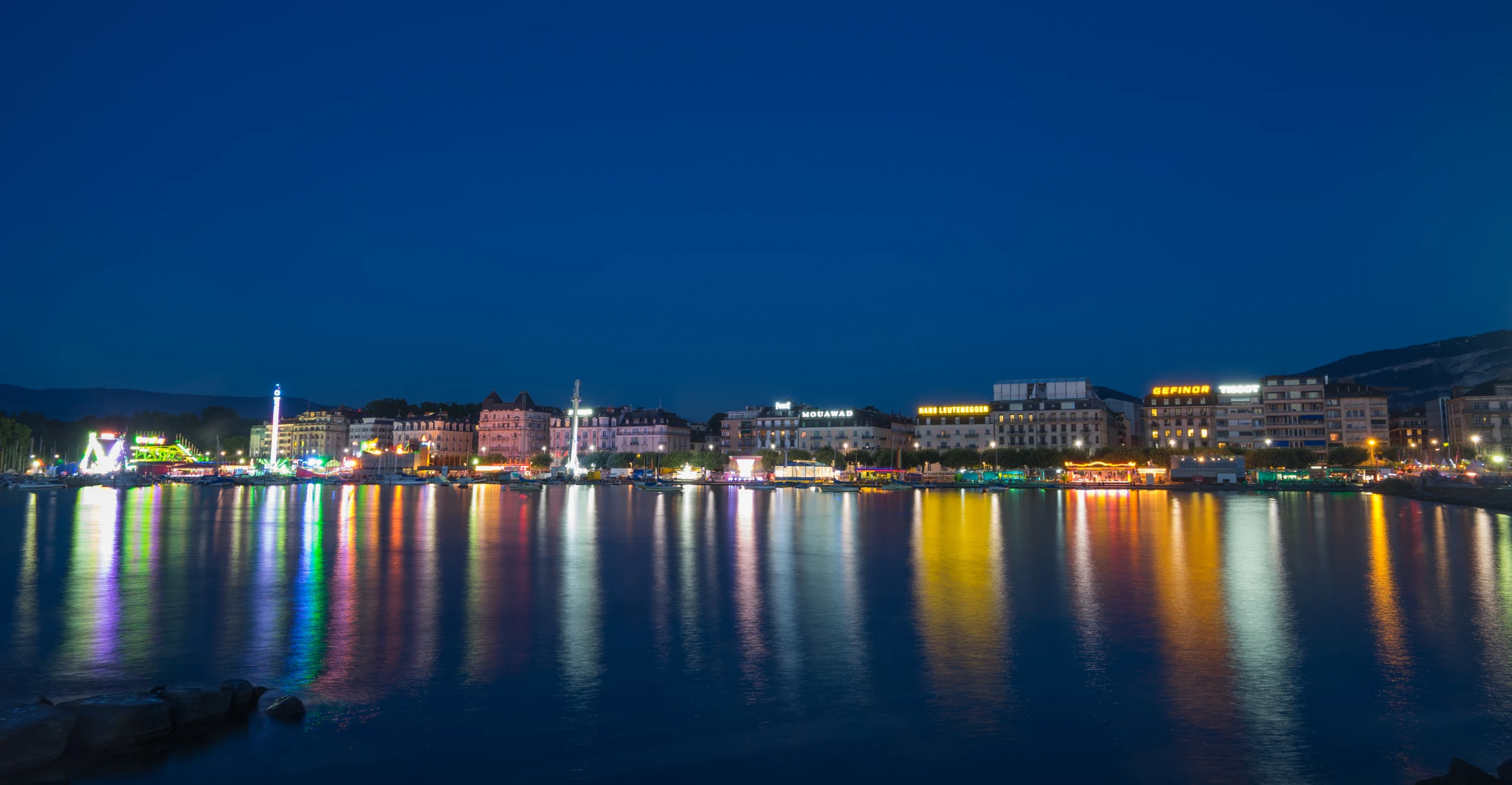 La rade de Genève et le Léman à l’heure bleue